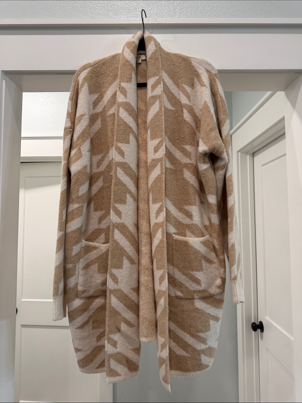 Open-Front Cream & Tan Geometric Women's Cardigan